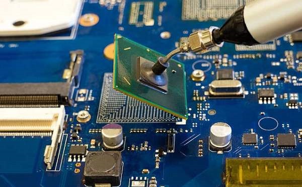 Solder paste voids