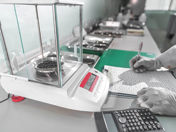 Precision electronic analytical balance