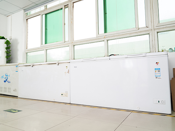 Refrigerated cabinet