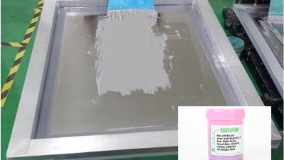 What are the reasons for the steel mesh getting clogged when printing solder paste?