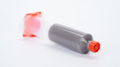 Solder paste manufacturers briefly discuss the product features of syringe solder paste