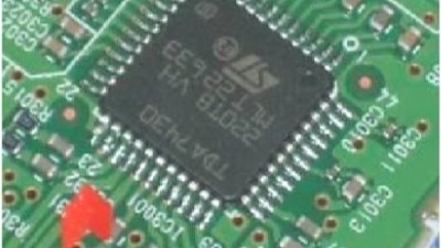 Why does the phenomenon of false soldering occur in SMT assembly?