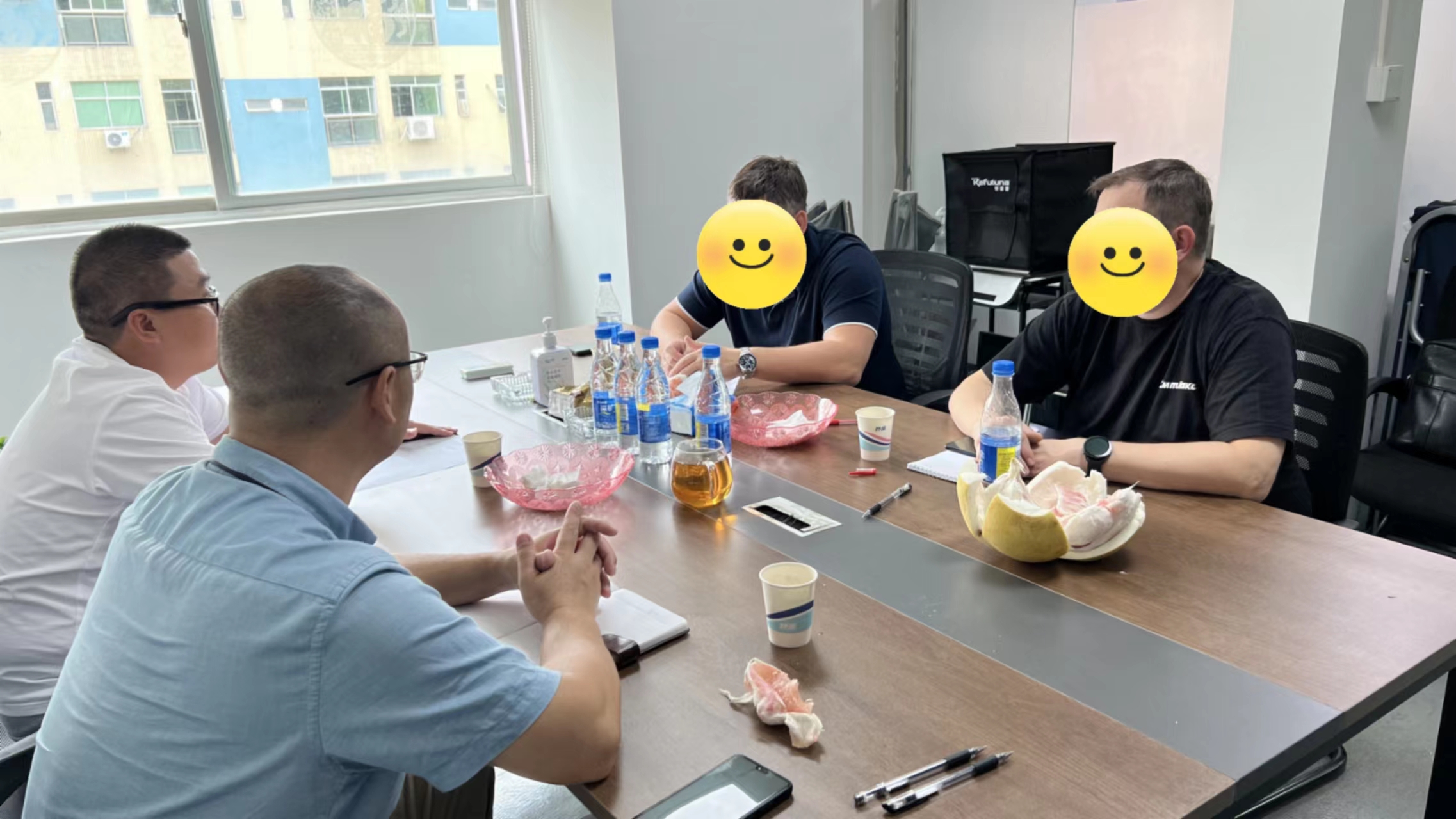 JJY | European customers came to our factory for inspection and to discuss cooperation on the solder paste project