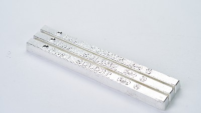 What temperature should be set for lead-free tin strips during use?