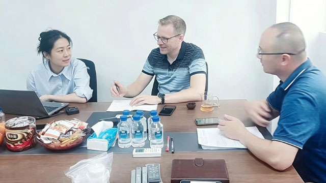 JJY | A German client was invited to our company for an on-site inspection