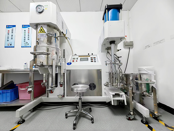 Vacuum Mixer & Dispenser (2)