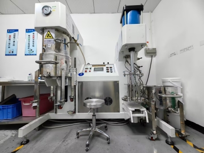 Vacuum Mixing (Tank and Syringe) Batch Filling Integrated Machine (2)